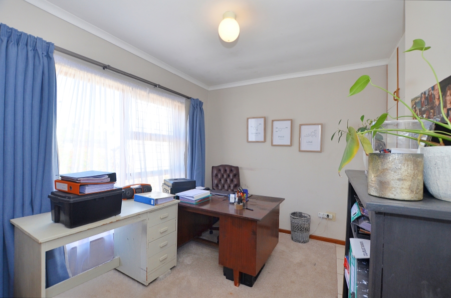 4 Bedroom Property for Sale in Yzerfontein Western Cape